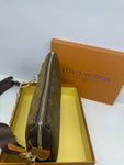 𝐋𝐕 Denim Crossbdy Bag With Chain